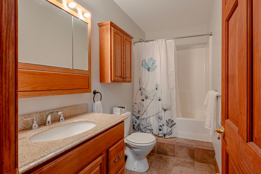 Building Photo - 386 Leroux Rd