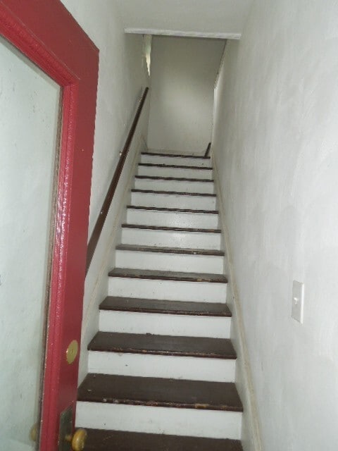 Building Photo - 379 Walnut Ave SW