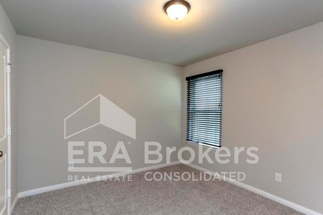 Building Photo - 6402 Golden Gate Dr