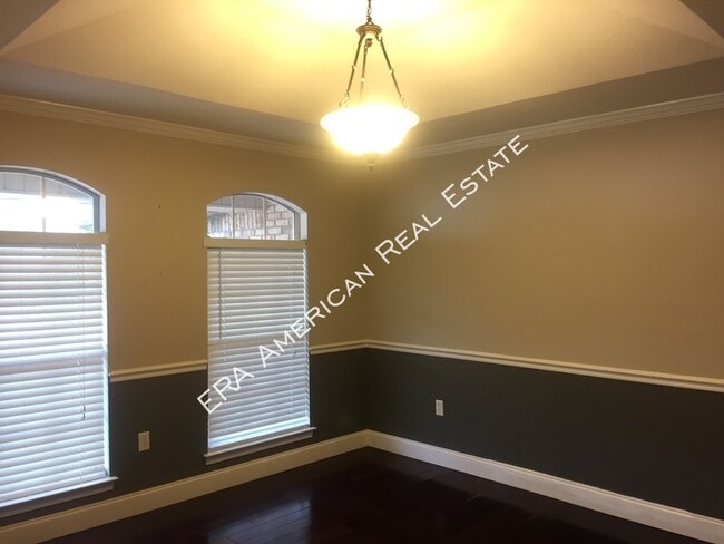 Building Photo - 53 Hillcrest Dr