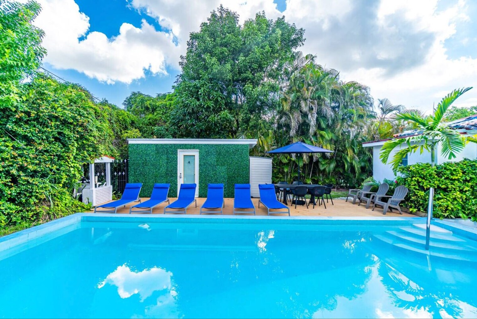 Building Photo - 975-977 Southwest 10th Street-SI ID1324004P