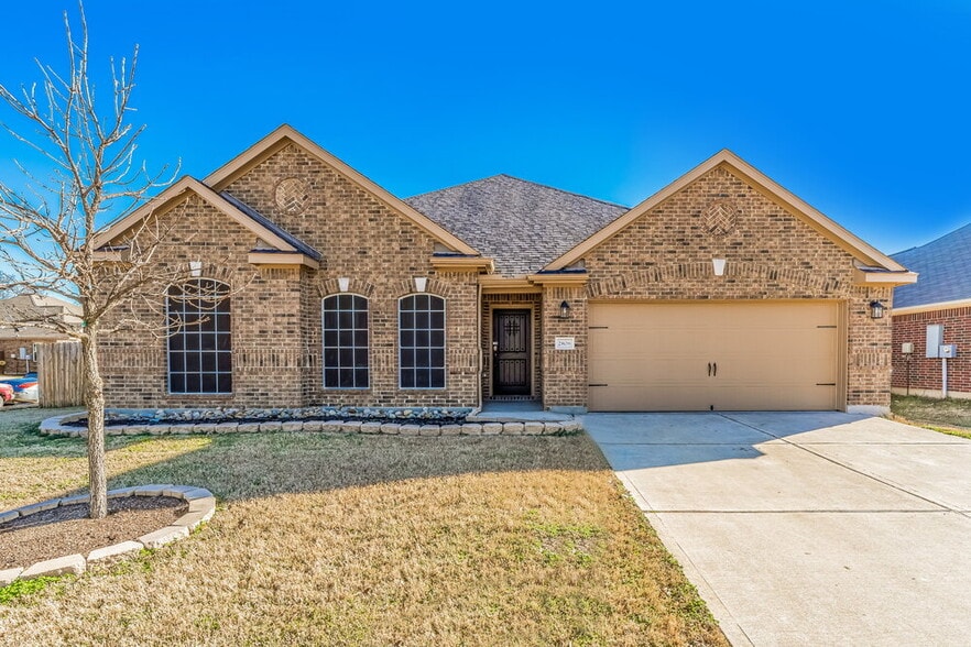 Primary Photo - 2808 Silver Sage Dr