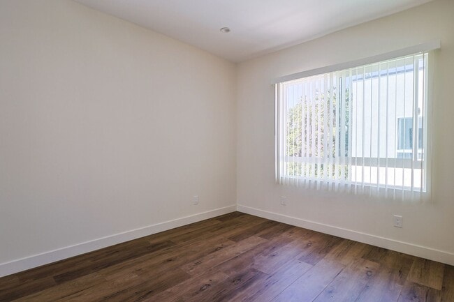 Building Photo - 2821 Virginia Rd