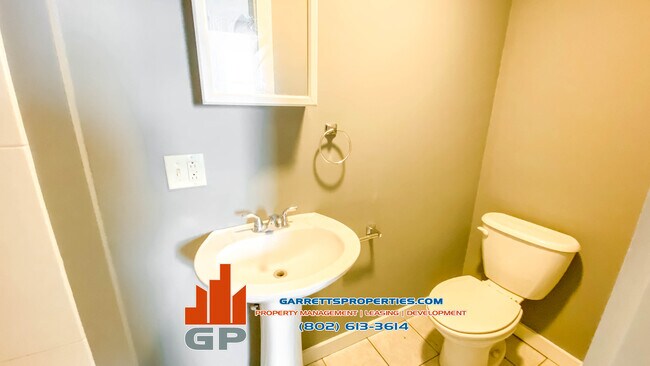 Building Photo - 5 Spaulding St