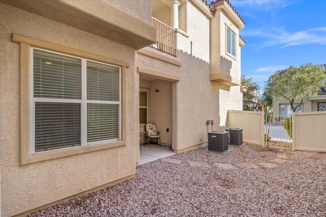 Building Photo - Beautiful Tuscan Inspired 3 Bedroom Home in Centennial Hills