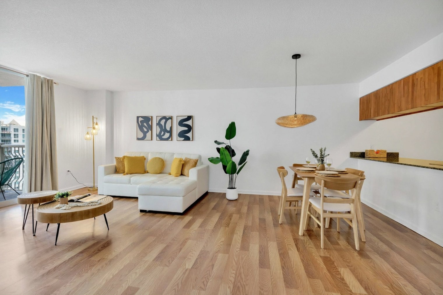 Building Photo - 1200 Brickell Bay Dr