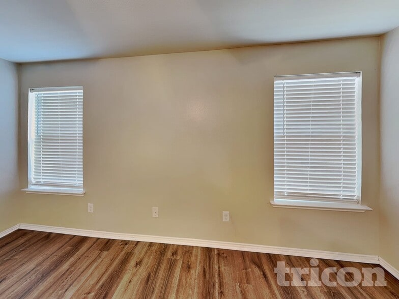 Building Photo - 208 Silver Spur Dr