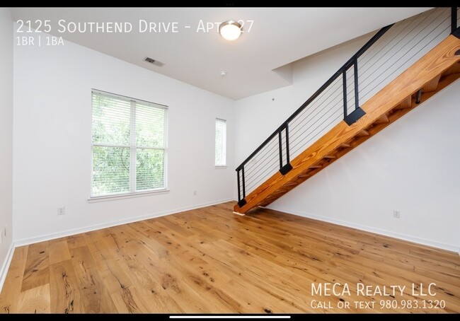 Building Photo - 2125 Southend Dr