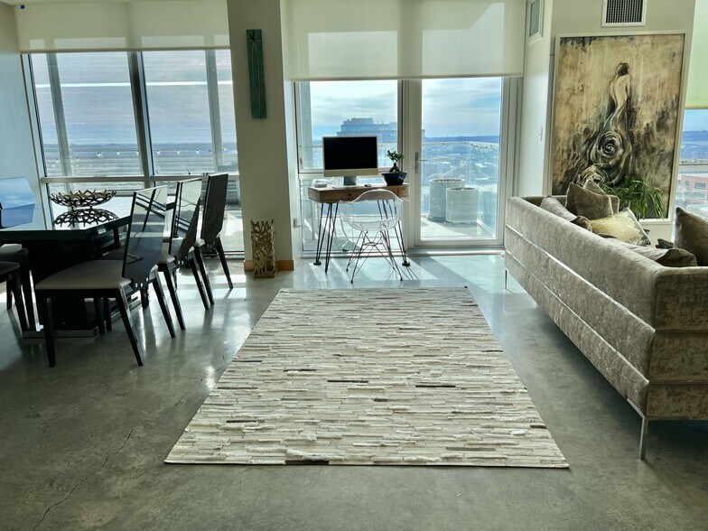 Building Photo - 221 E College St