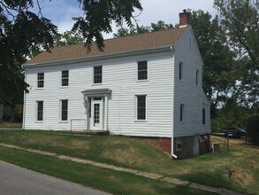 Building Photo - 209 N Mulberry St