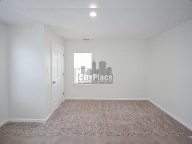 Building Photo - 2625 Guilford Ave