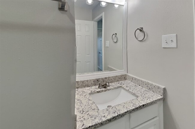 Building Photo - 21469 S Towerguard Dr