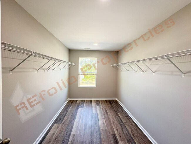 Building Photo - 1208 Golden Eagle Dr