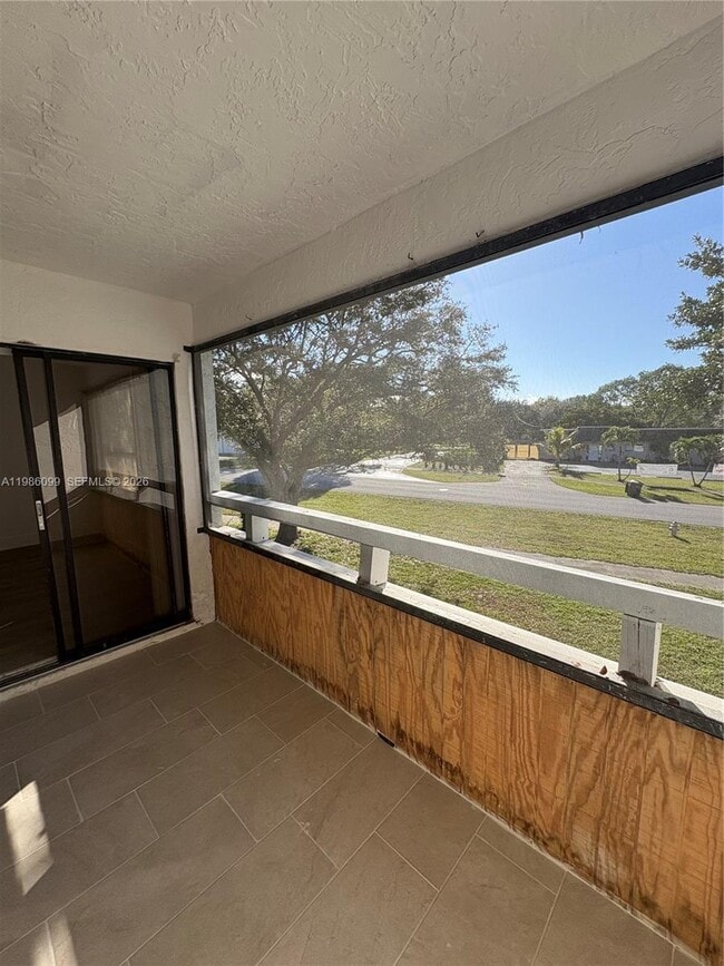 Building Photo - 1500 NW 4th Ave