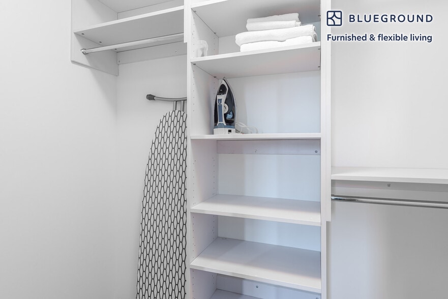 Building Photo - 6445 NE 7th Ave