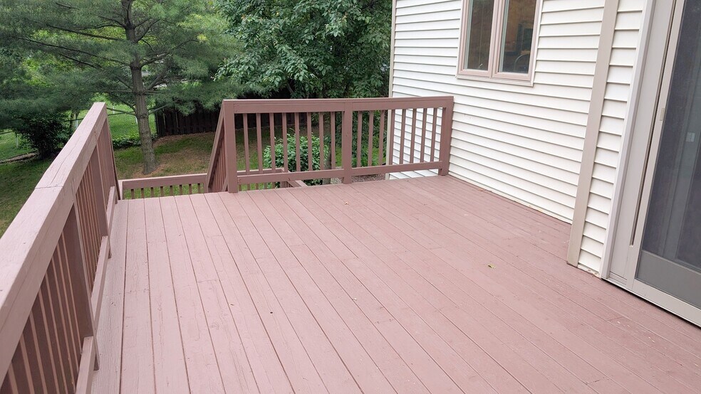 Deck - 2669 Kathleen Ln NE