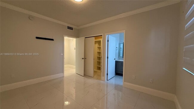 Building Photo - 8480 NW 139th Ln