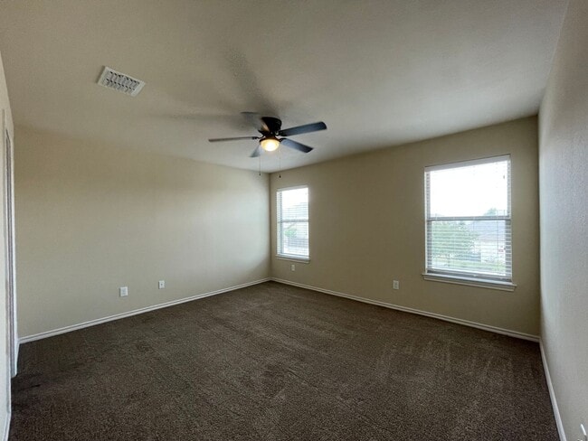 Building Photo - Townhome for rent