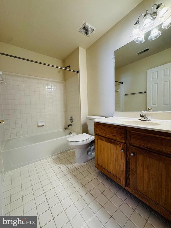 Building Photo - 43776 Smith Ferry Square