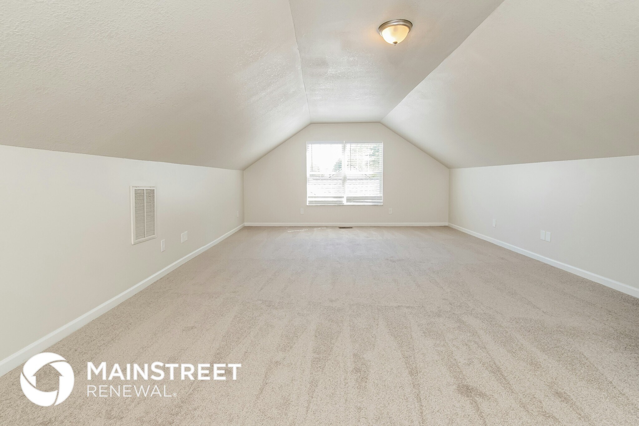 Building Photo - 1670 Sails Way