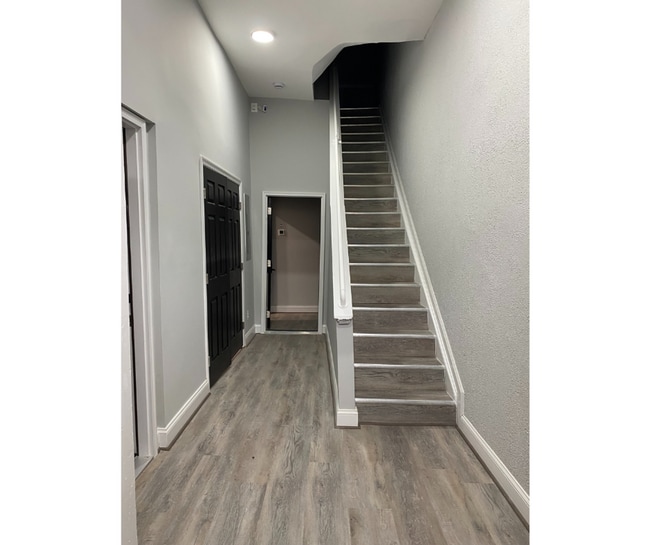 Building Photo - 837 N Fulton Ave