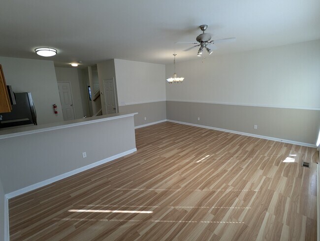 Building Photo - 35090 Sara Ct