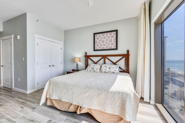 Building Photo - 15100 Front Beach Rd