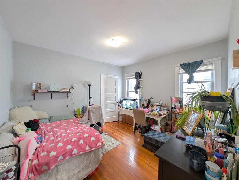 Building Photo - 41 Belknap St