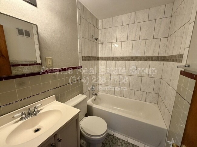 Building Photo - 9905 Iveland Dr