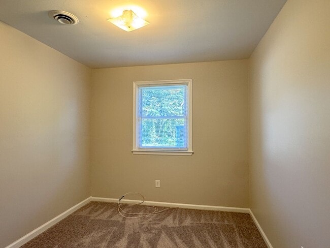 Building Photo - 810 E Poythress St