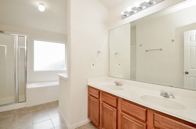 Building Photo - 20903 Hamlet Ridge Ln