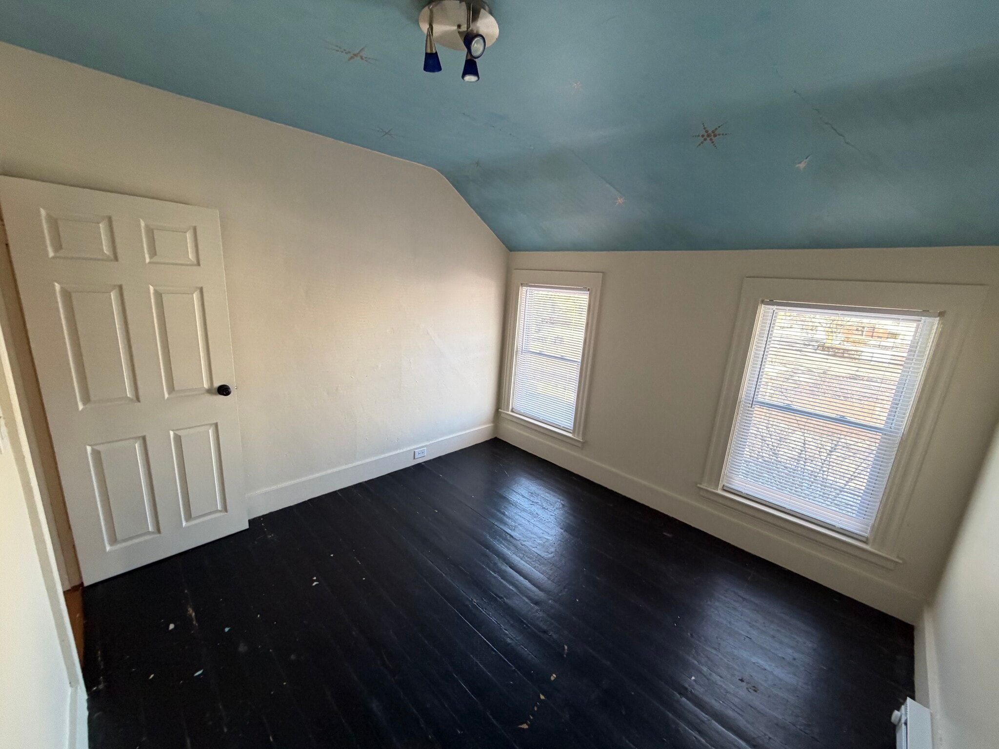 Building Photo - 127 Church Ave