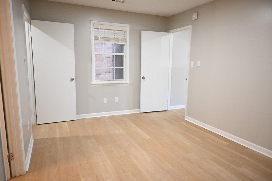 Building Photo - Swan Creek Apartments