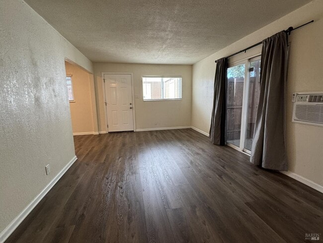 Building Photo - 1712 Arthur Ct