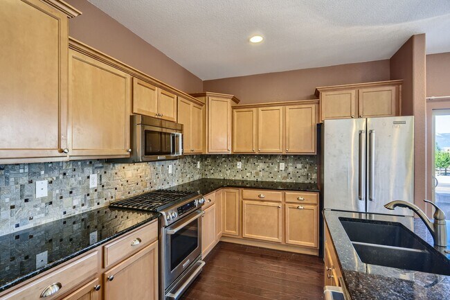 Building Photo - Flying Horse home for rent on Cake Bread!