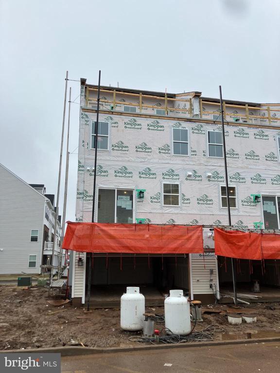 Building Photo - 32 Anderson Dr