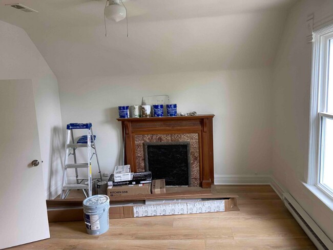 Building Photo - 1920 S Washington St