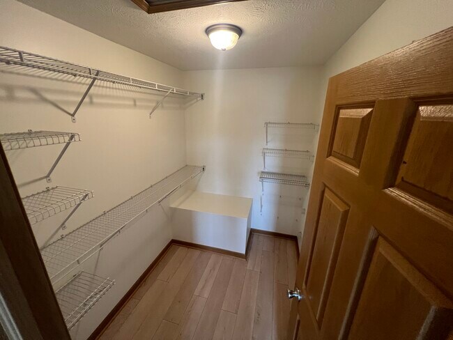 Building Photo - 44237 136th AVe