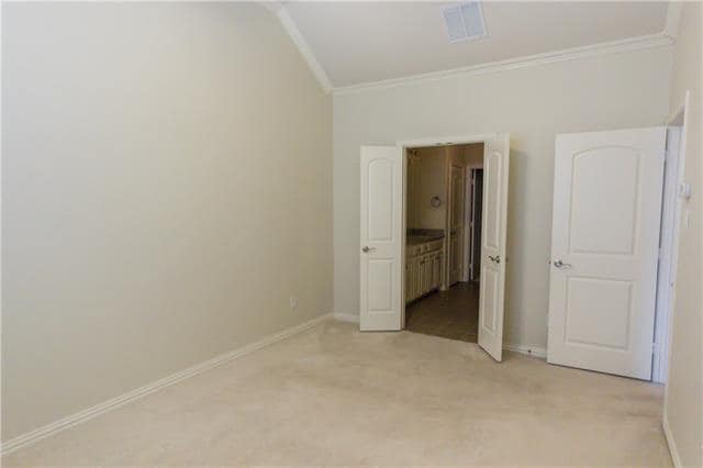 Building Photo - 226 Alexandra Ave