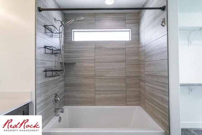 Building Photo - Move In Special - $500 Off First Months Re...