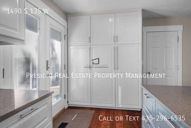 Building Photo - 1490 S 135 W