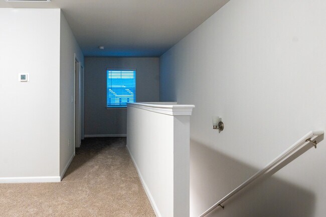 Building Photo - 133 Gervais Cir