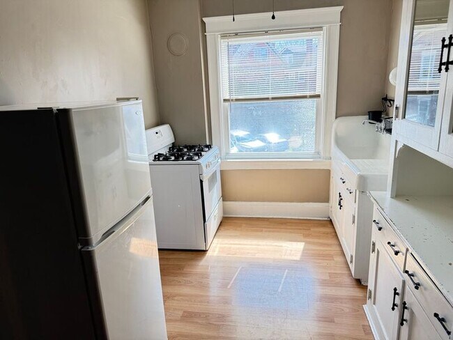 Building Photo - 3636 Besuden Ct