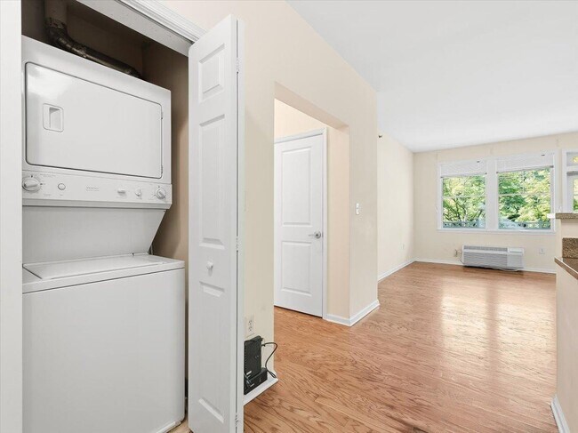 Building Photo - 4 Constellation Pl