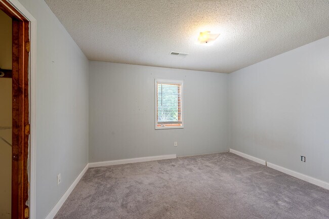 Building Photo - 2301 Winchester Dr