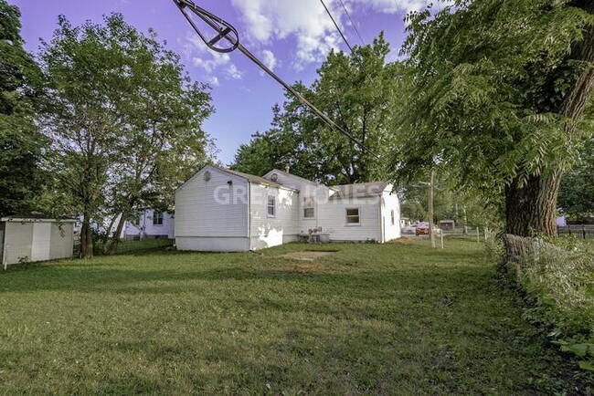Building Photo - 1143 Charbonier Rd