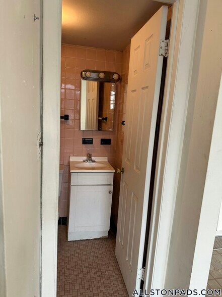 Building Photo - 153 Brighton Ave