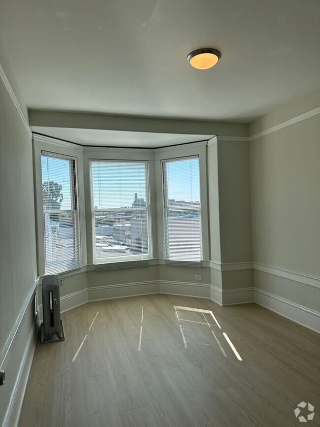 Building Photo - Beautiful Remodeled Mission Studio Apt. (m...