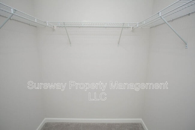 Building Photo - 2 Mulberry ln