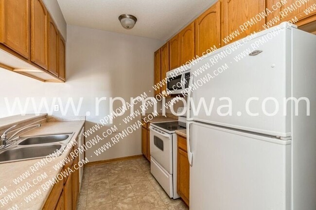 Building Photo - 1845 SW White Birch Cir
